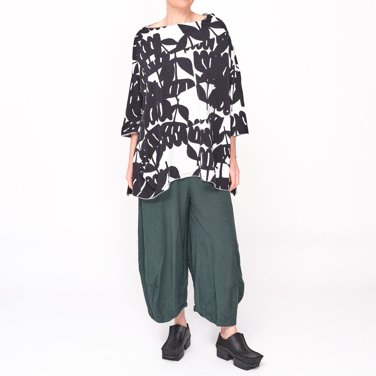 3470508 Black Print Easy Tee