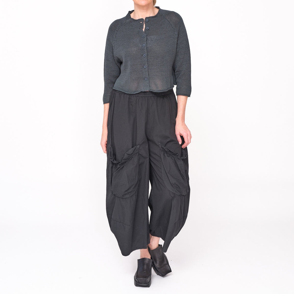3400101 Balloon Black Pant