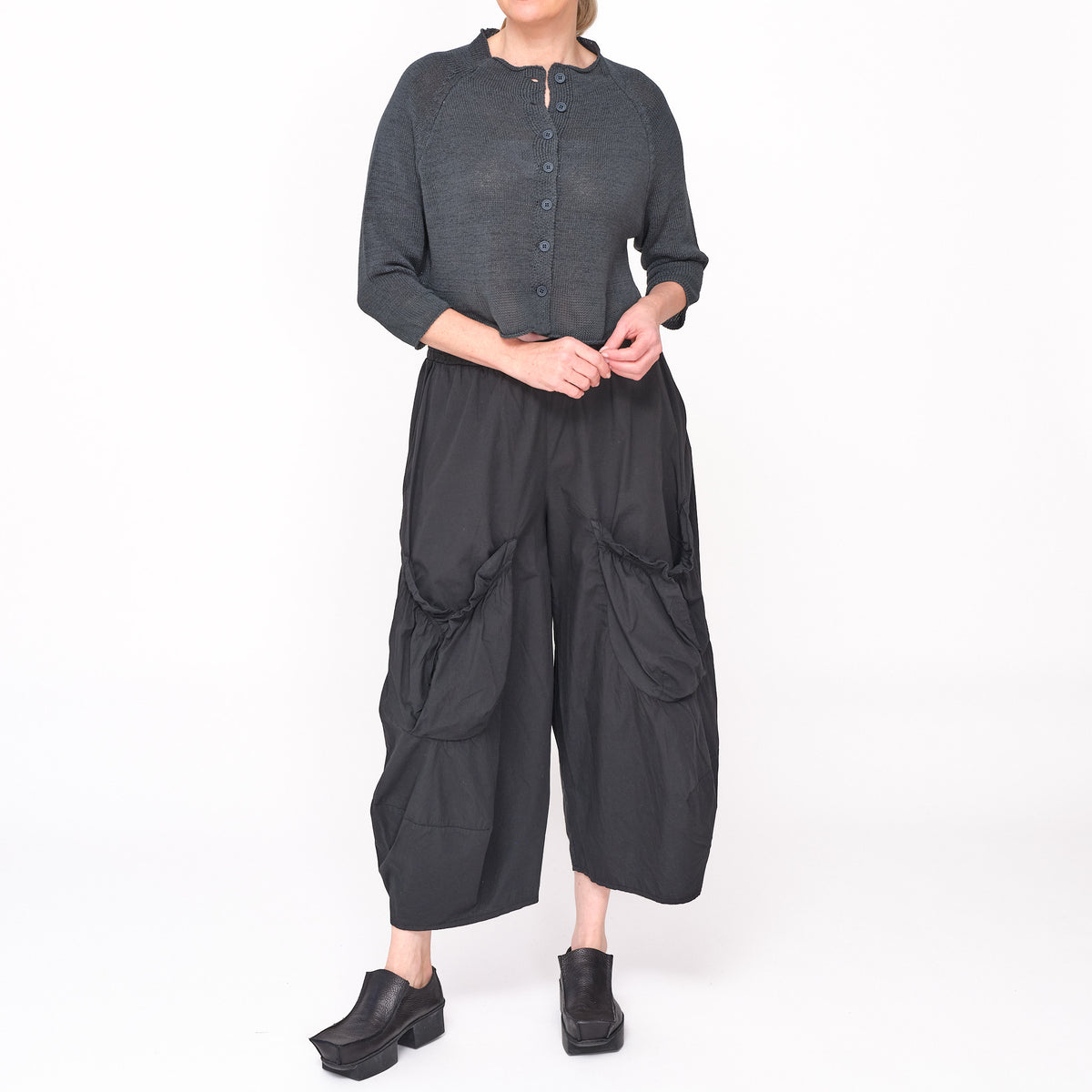 3400101 Balloon Black Pant