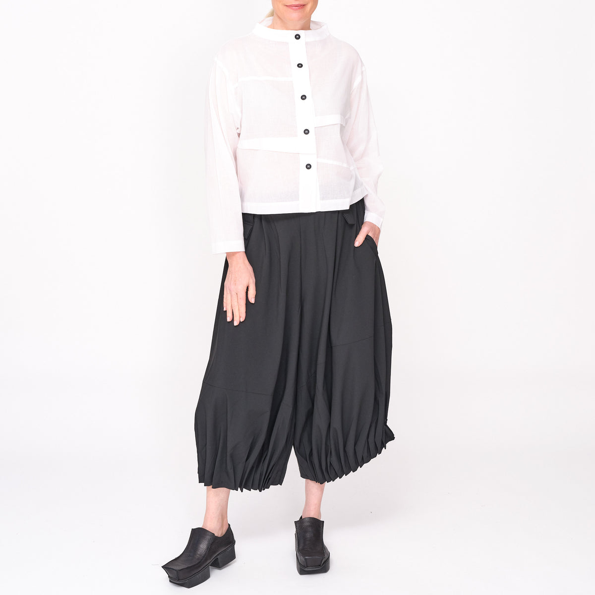 261 605 Nysa Black Pant