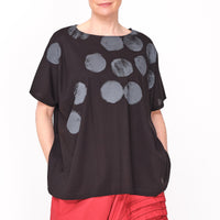 261 018 Nyx Black Tee Top