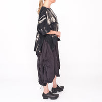 261 634  Amaris Black Top