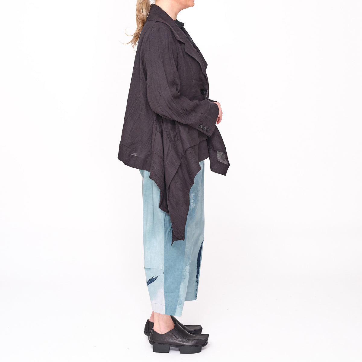 261 679  Isol Black Jacket