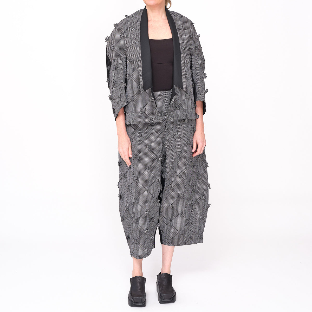 261 637  Ivyra Black Jacket
