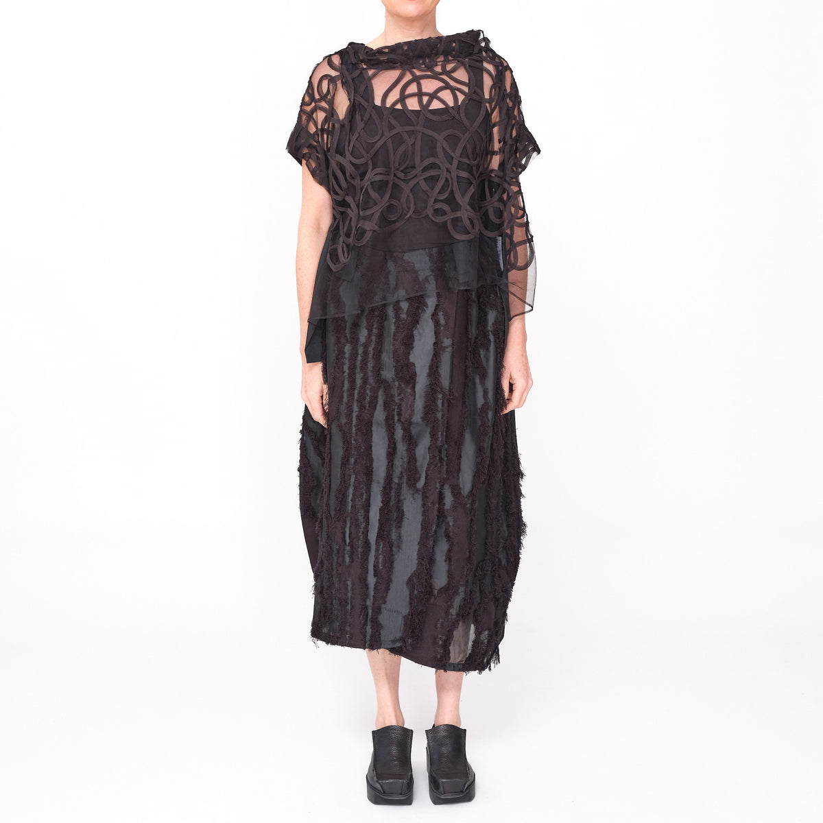 261 644 Jae Black Top