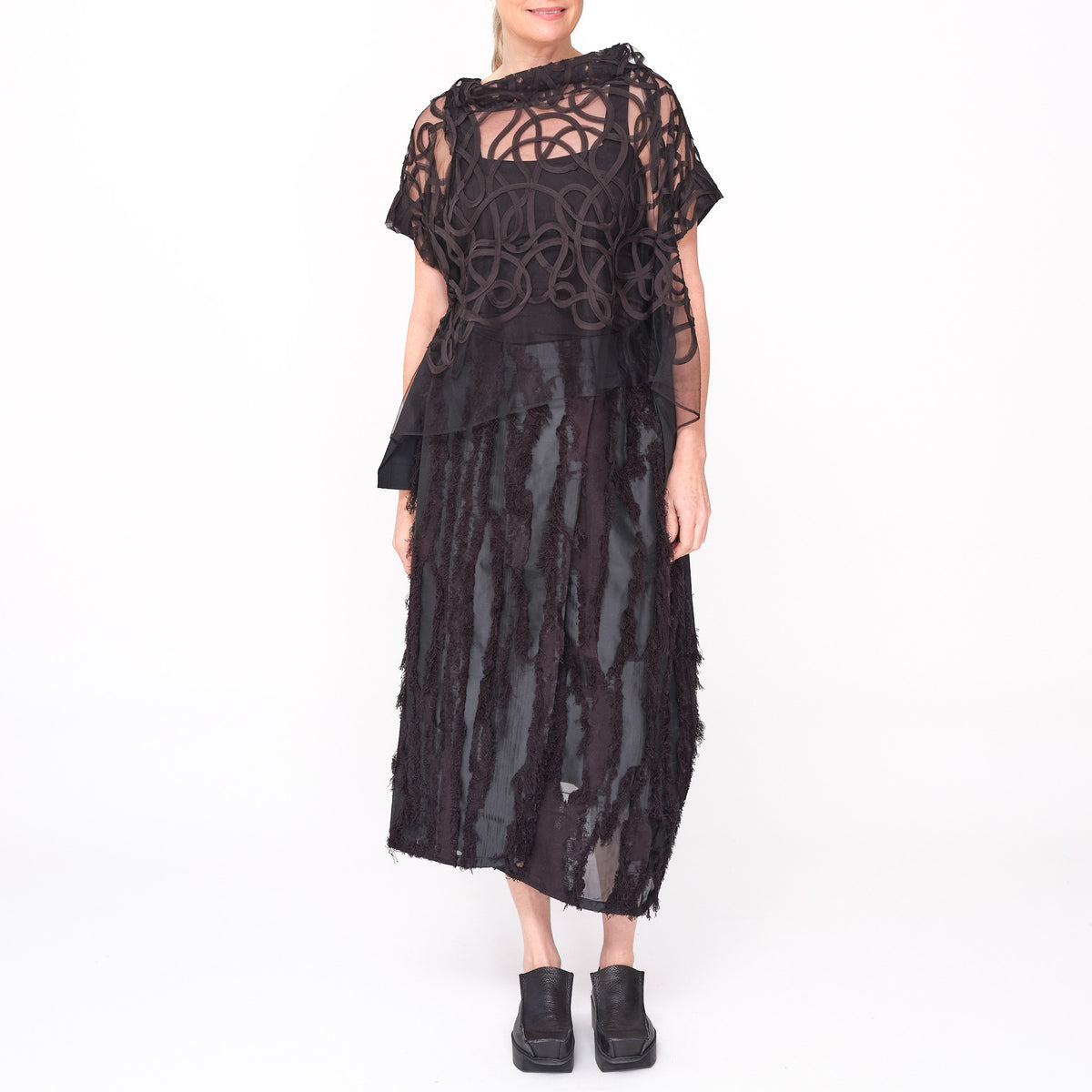 261 644 Jae Black Top