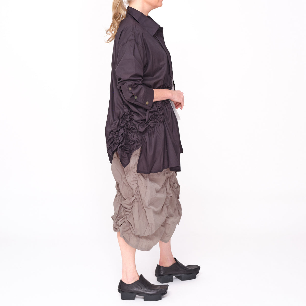 261 431 Mizuki Black Shirt