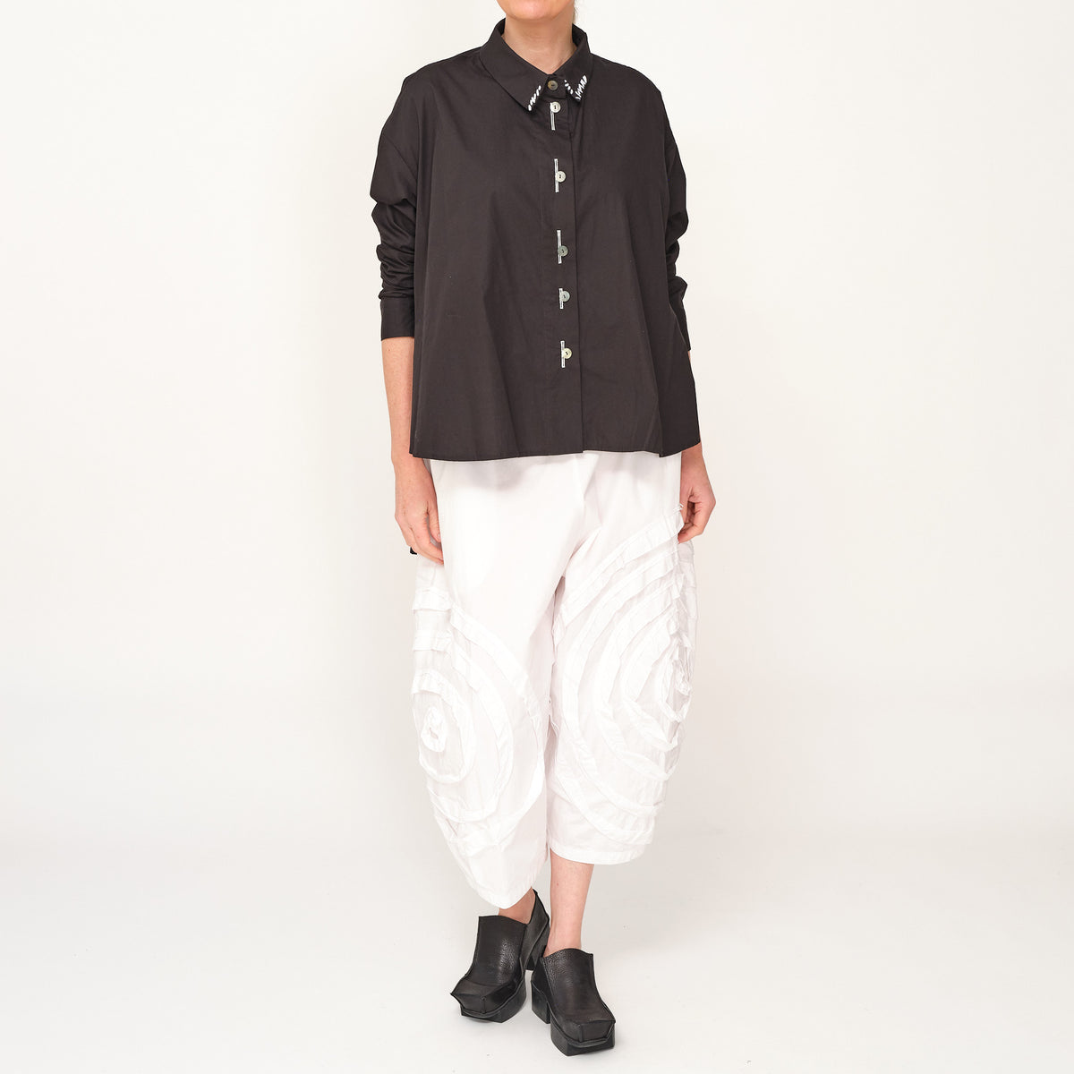 261 455 Makoto Black Shirt