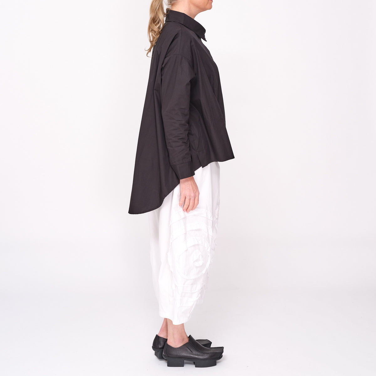 261 455 Makoto Black Shirt
