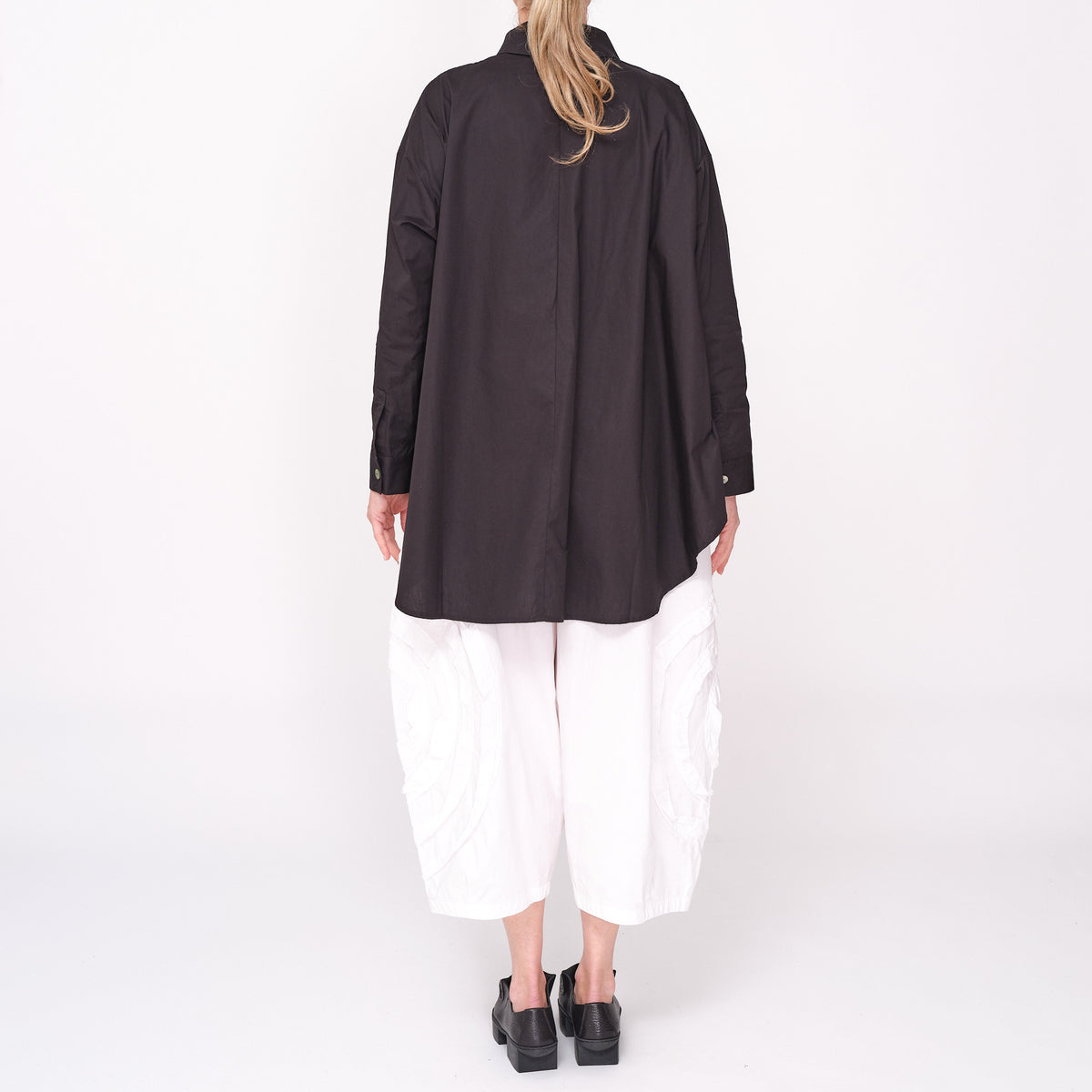 261 455 Makoto Black Shirt