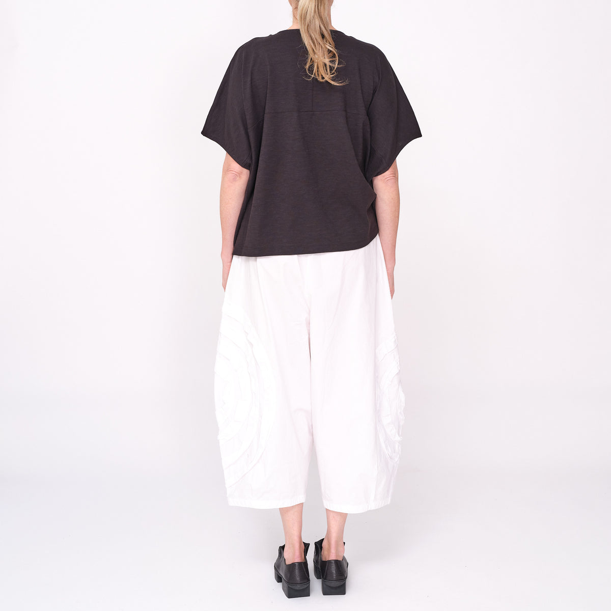 261 017 Onishi Tee Black Combo
