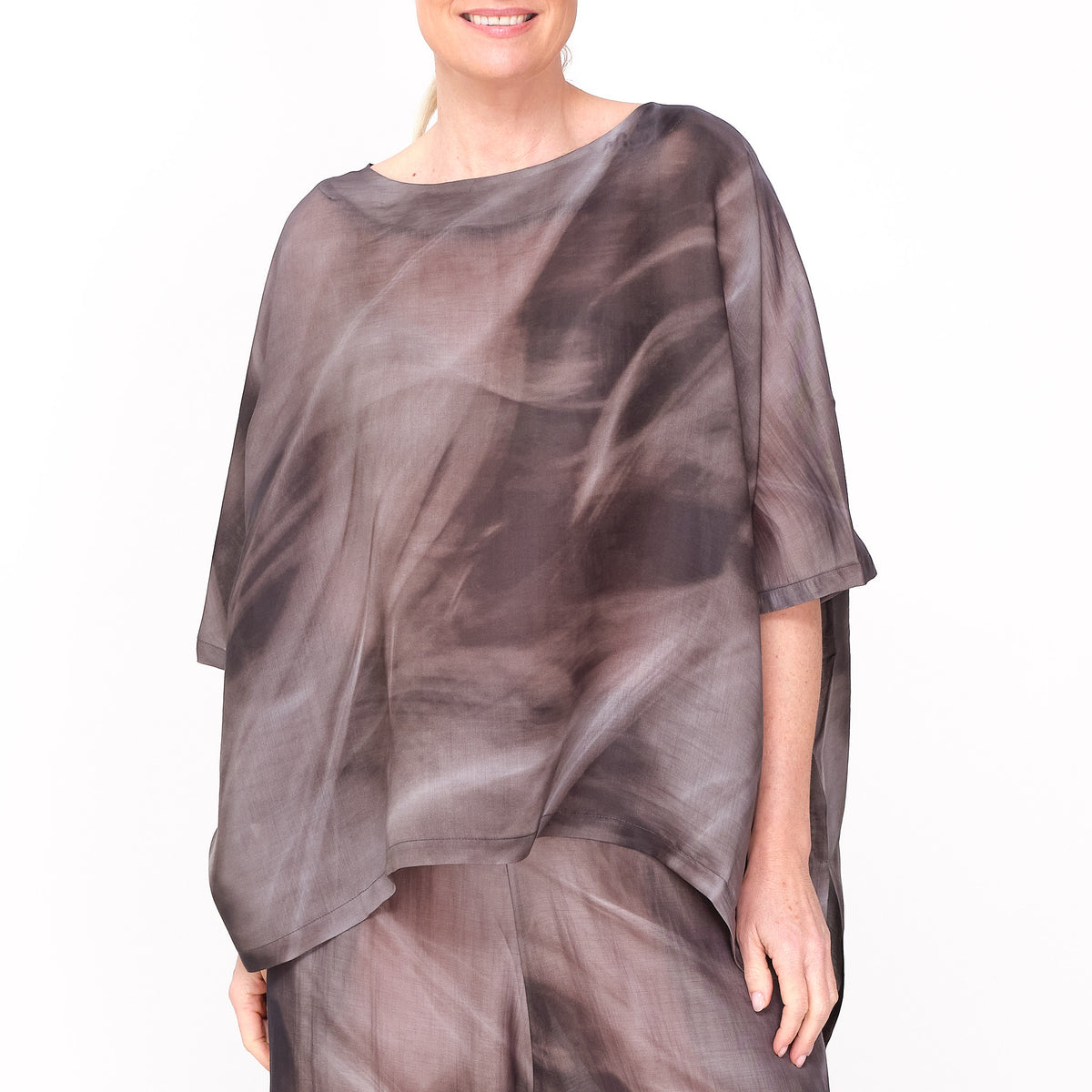 261 647 Akash Top Black