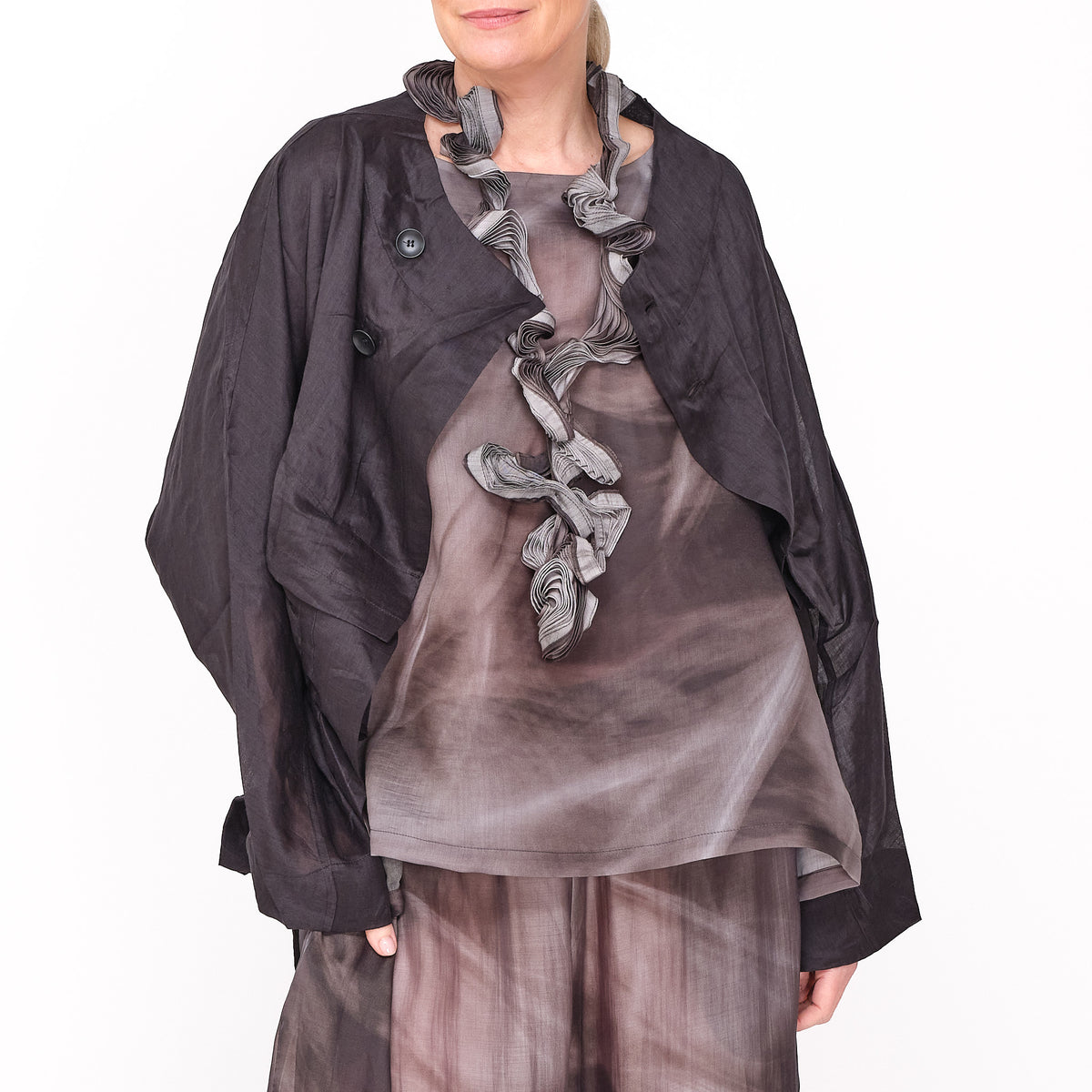 261 647 Akash Top Black
