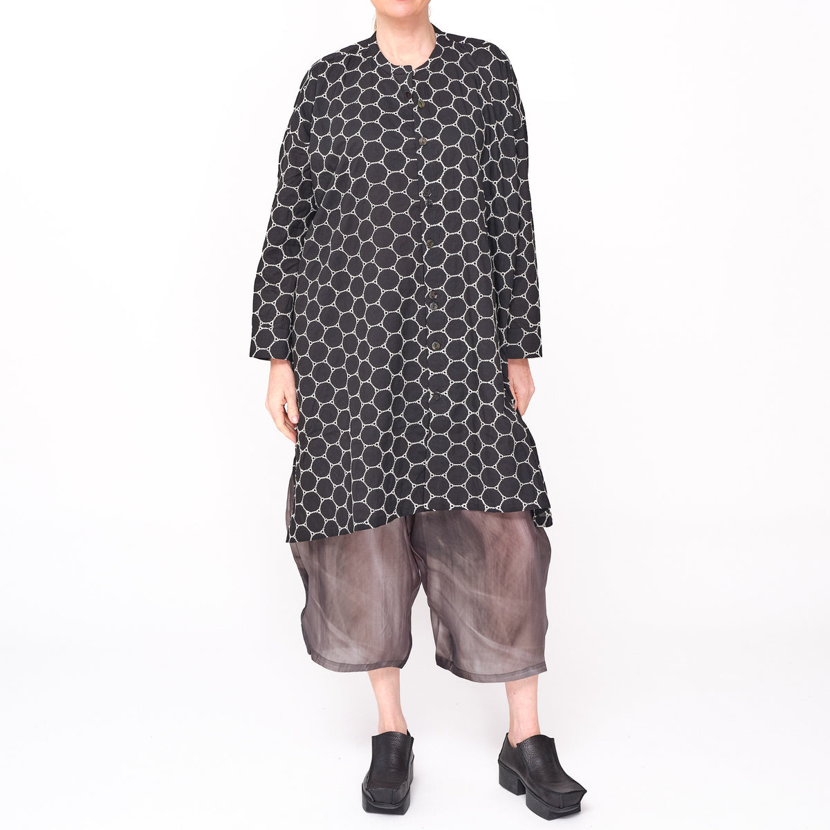 261 651 Haneul Black Shirt
