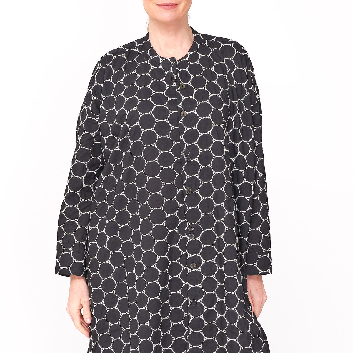 261 651 Haneul Black Shirt