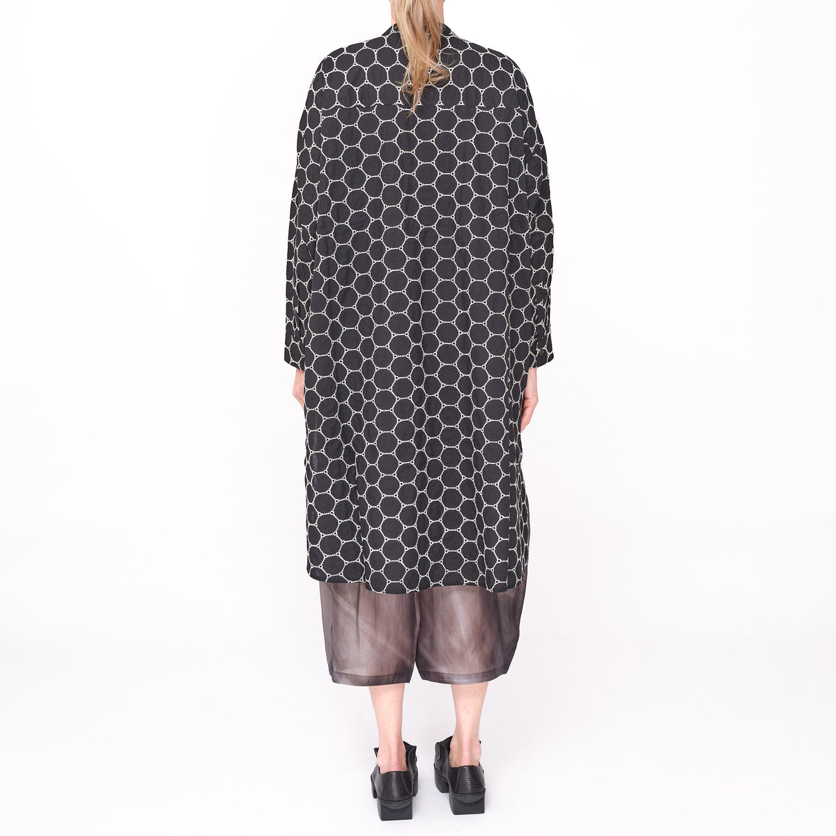 261 651 Haneul Black Shirt