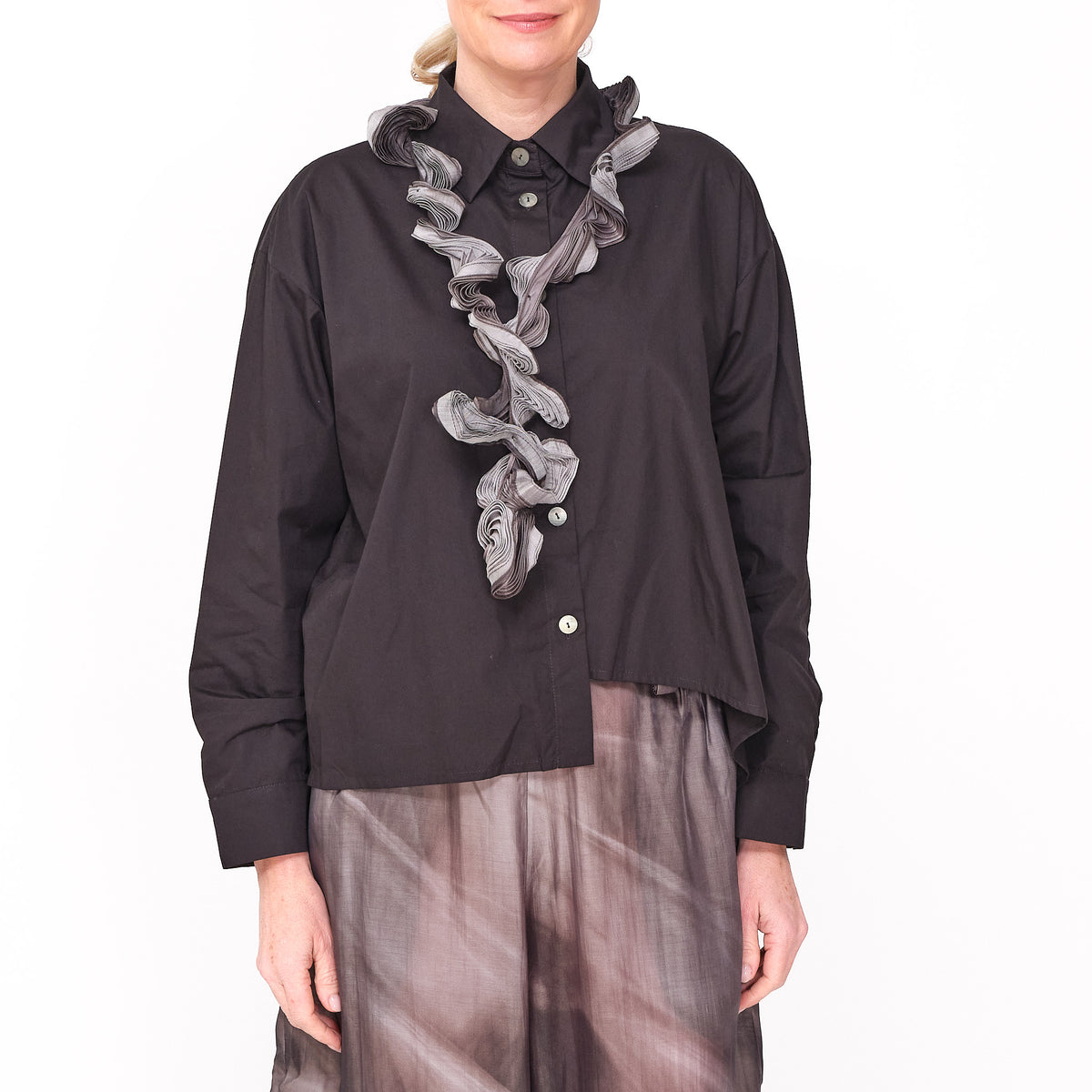 261 460 Veda Black Shirt