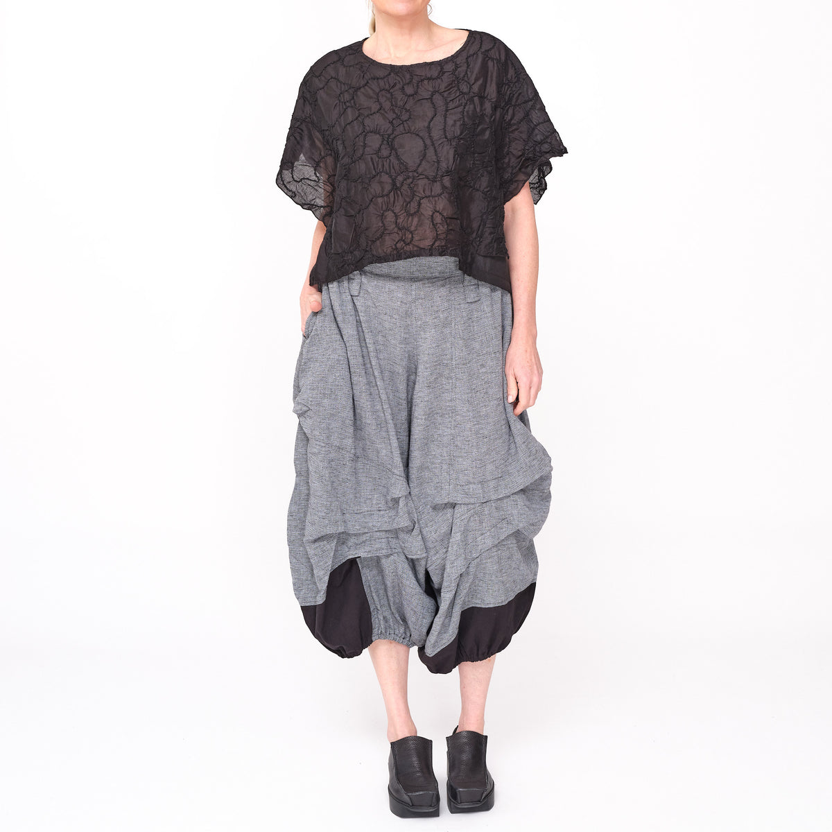 261 629  Ravena Black Top