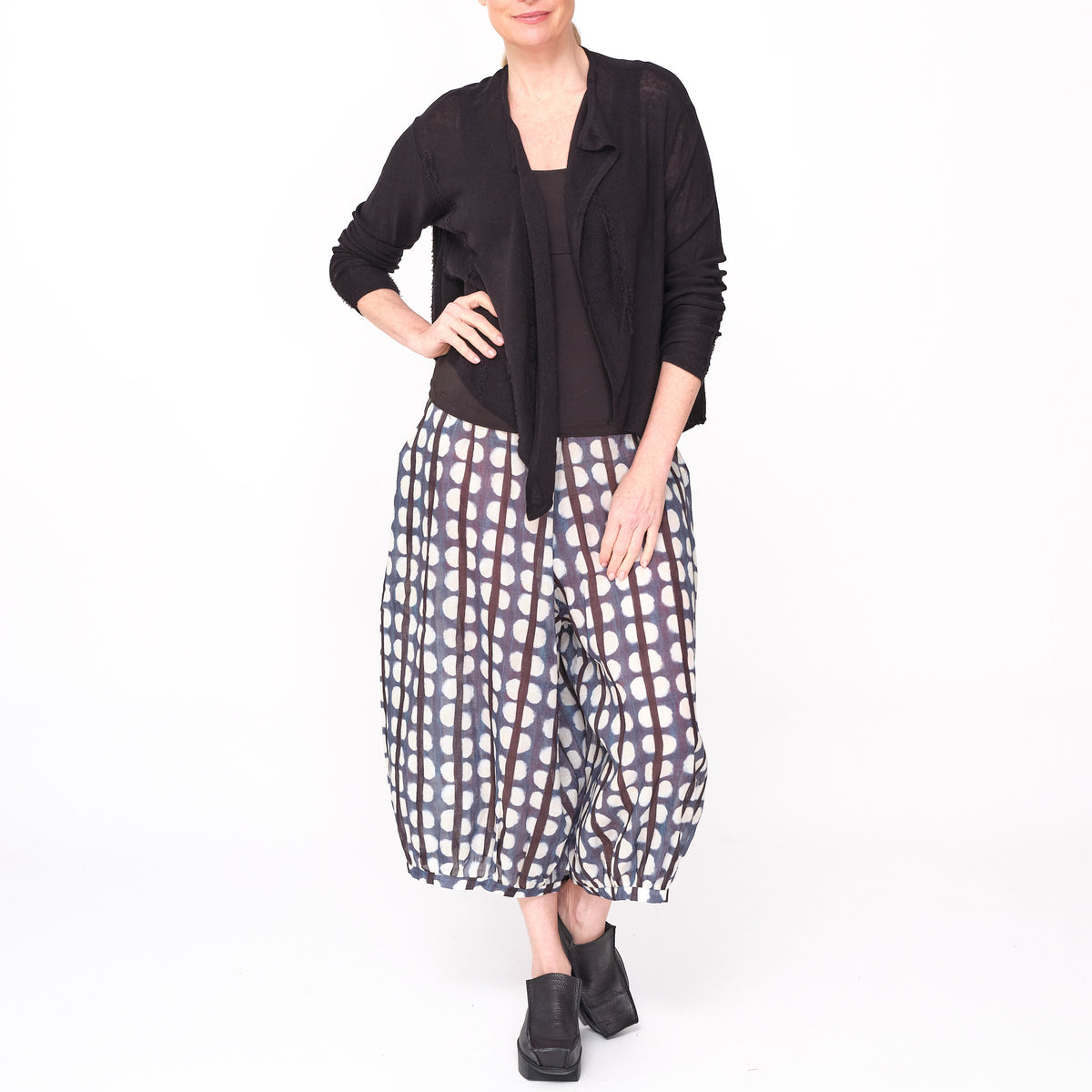 261 302 Ines Black Cardigan