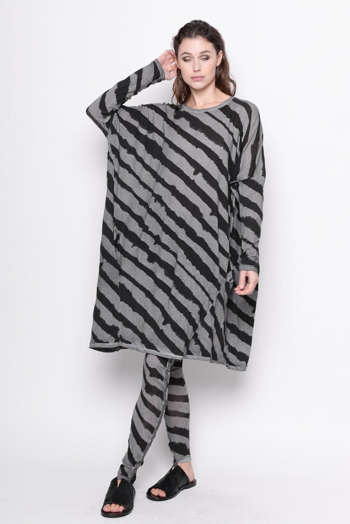 Painterly Tunic in Grey Stripe - 231.03.05