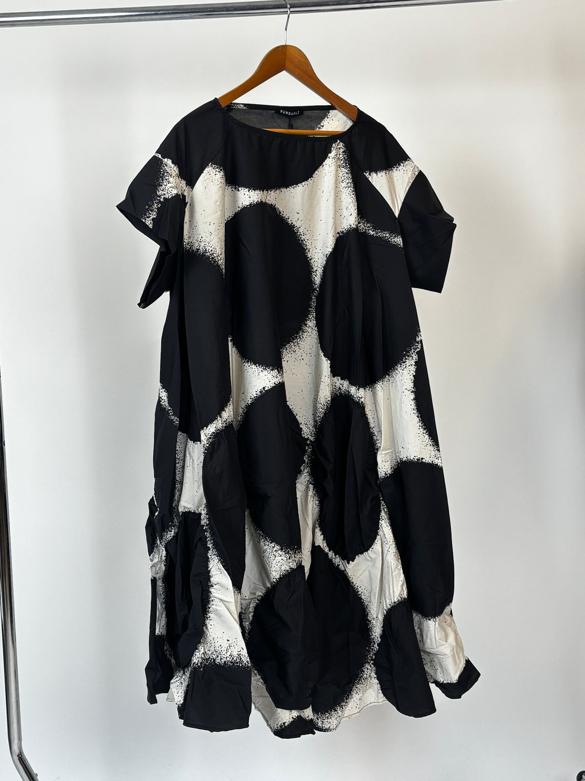 1260901 Dress Black Print