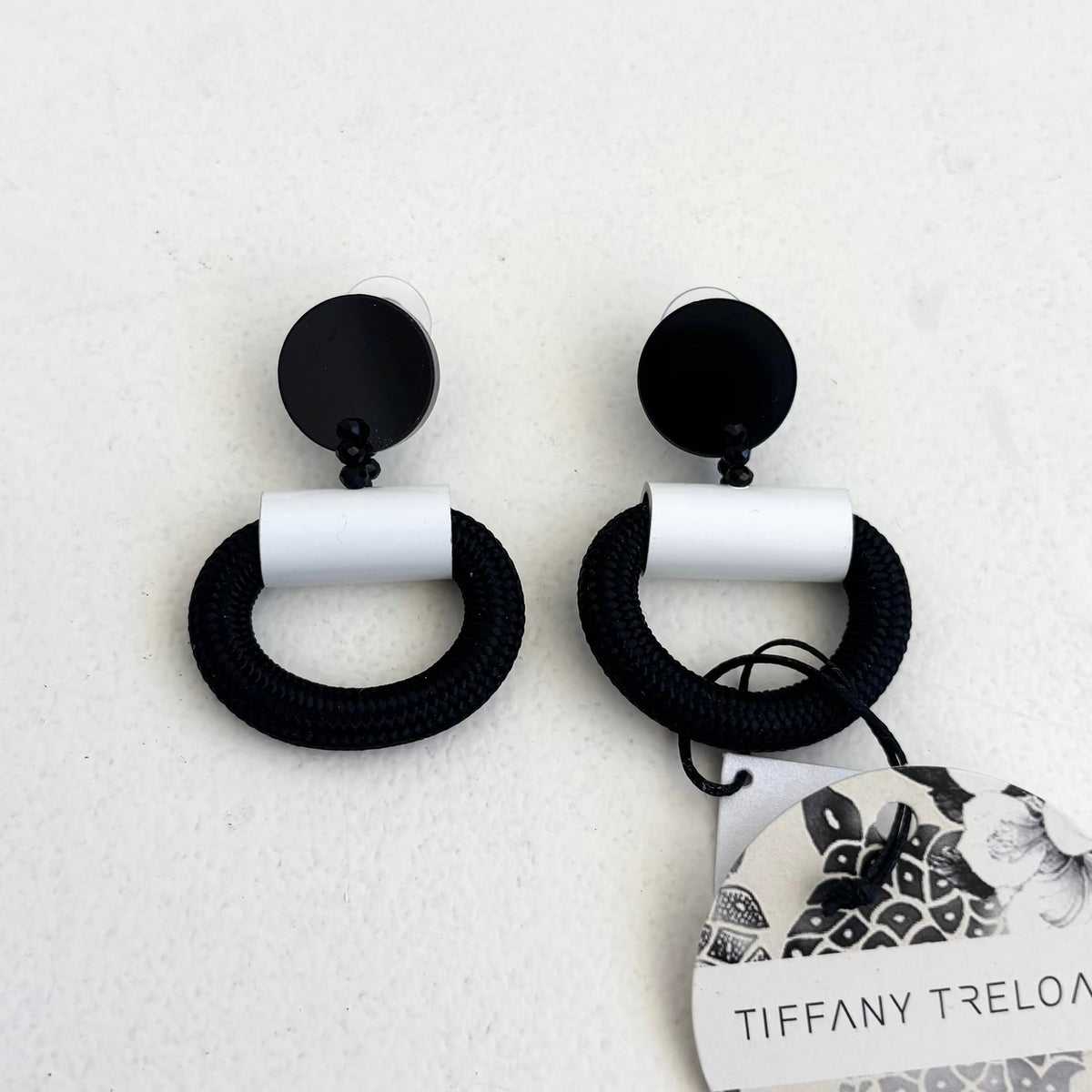 CB455 - Donut Cord Hanging Earring in Black/White