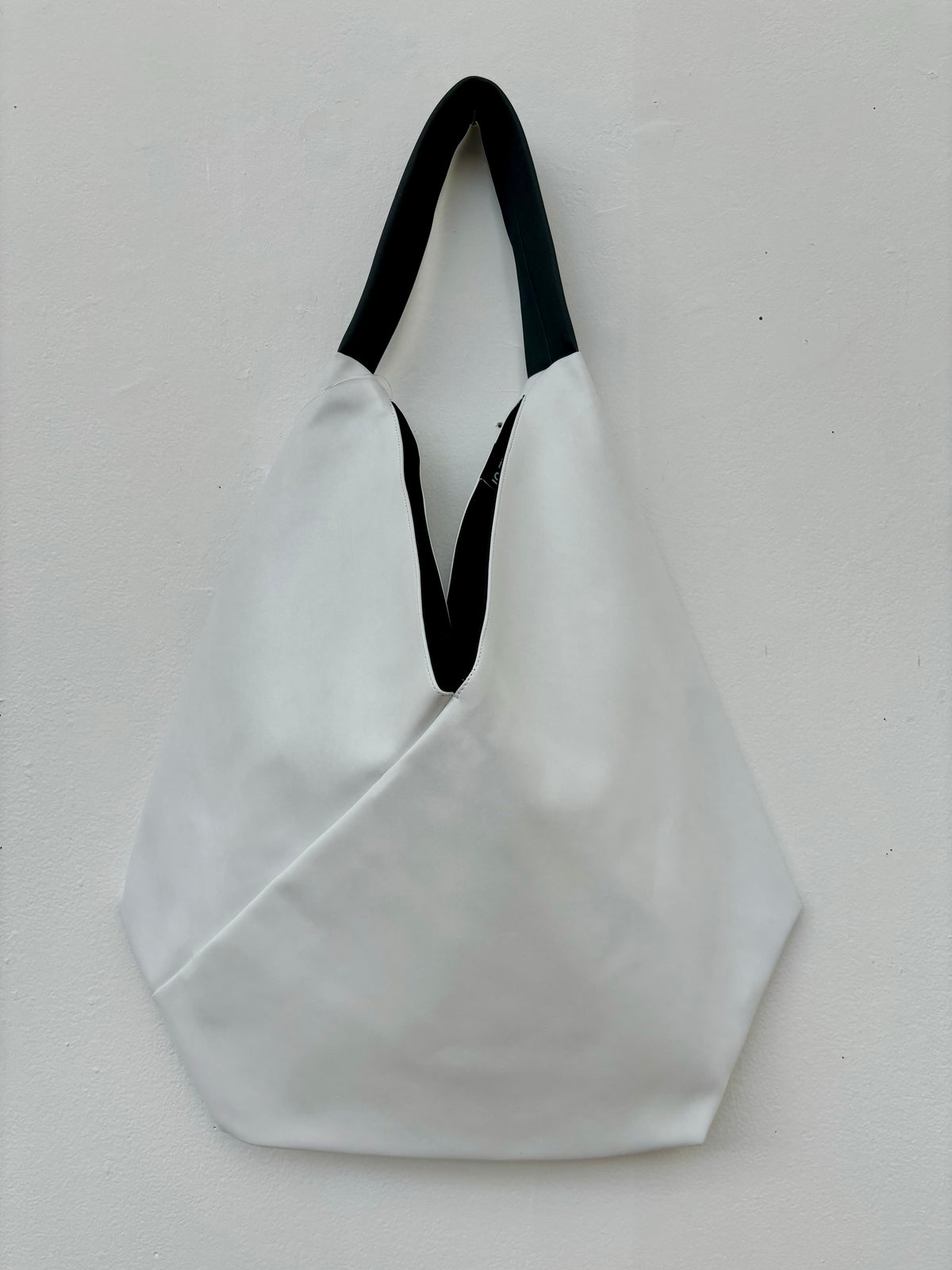 IN15 Bevel Bag - Appleskin White