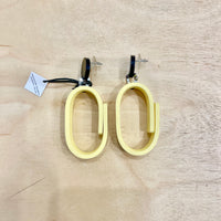 CB386 butter oval earrings