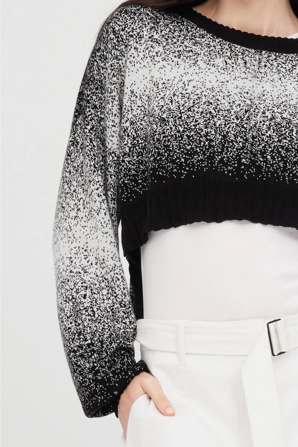 Gradient Art Sweater Black Ivory