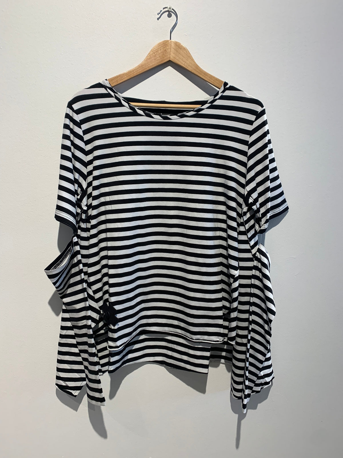 A Big T-Shirt- Black&White Stripe