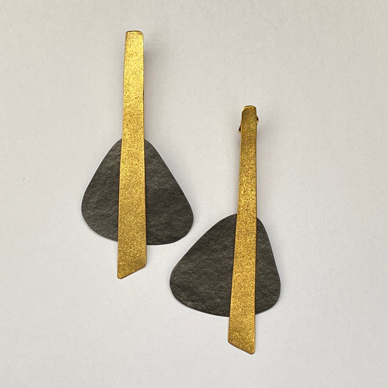 JC419 - Ghery Earrings in Gold/Black