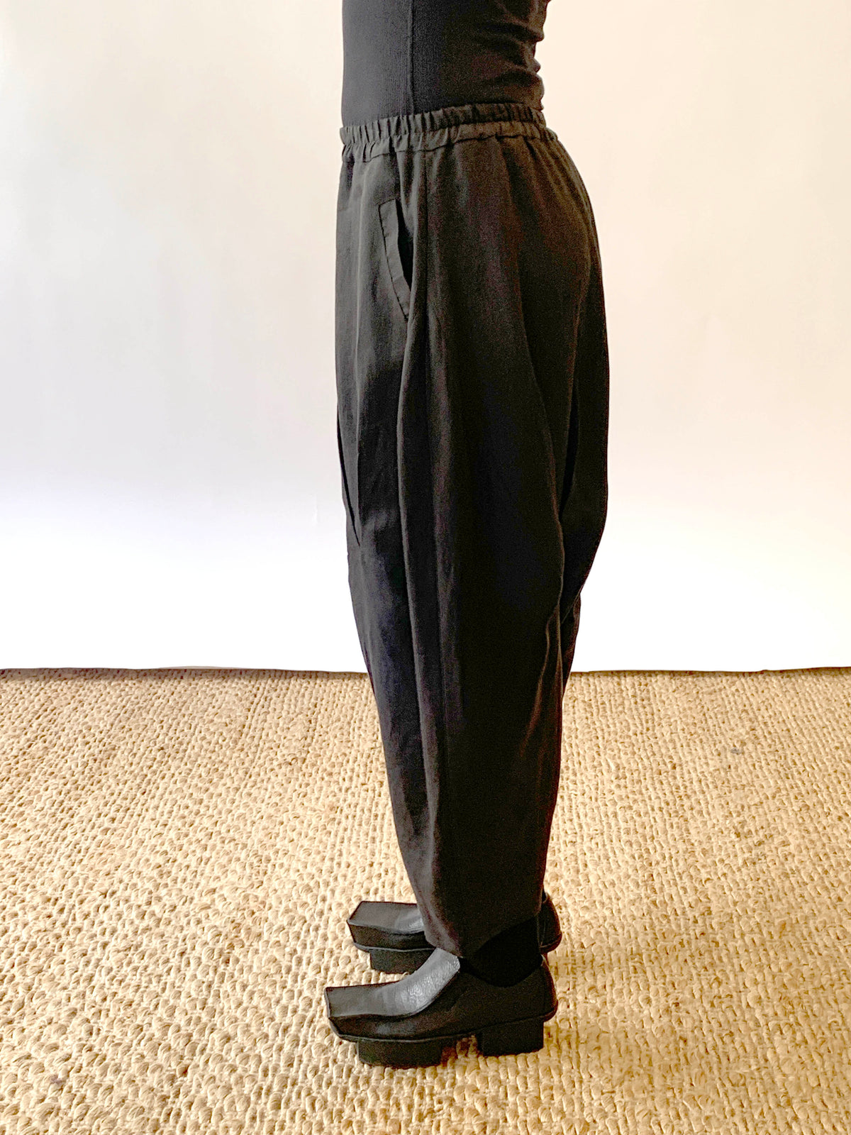 Theatta Black Linen Pant