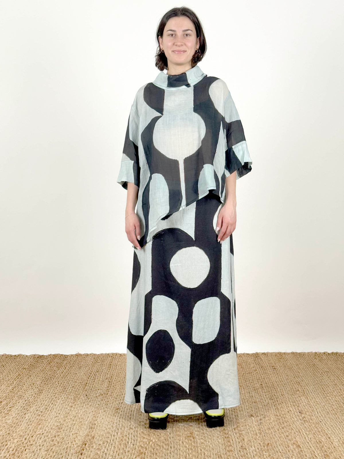 Sumika Black Neck Top