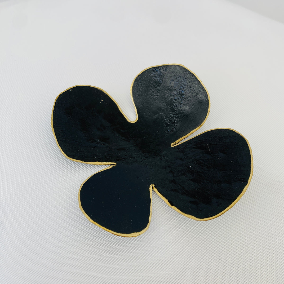 HD241 - Flower Pin in Black