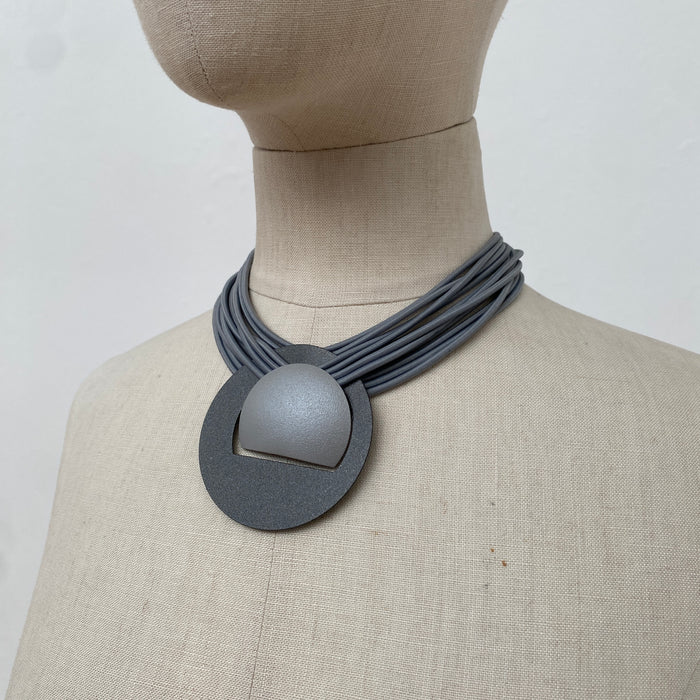 JC501 - Contours Necklace in Black / Concrete