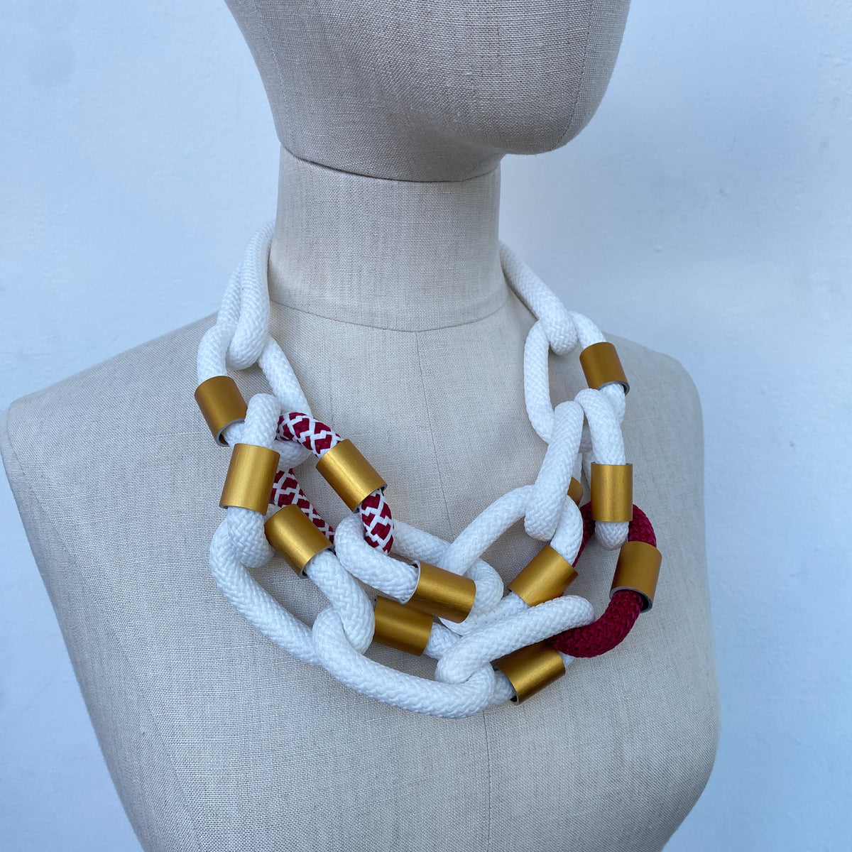 CB180 - Short Loop Necklace in Whitemix