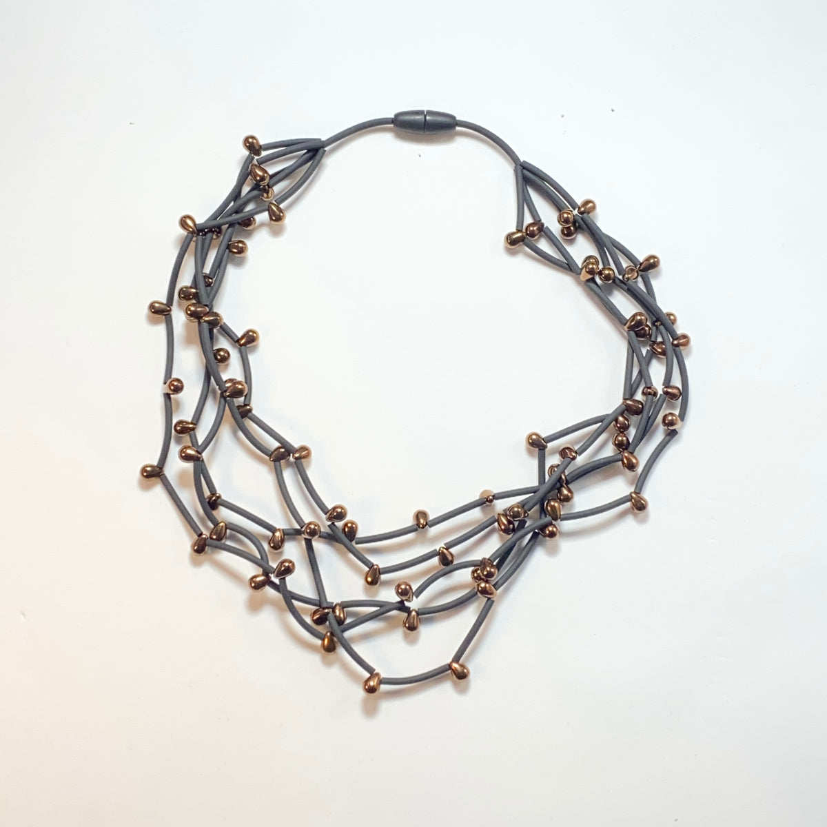RG75 - PVC Drops Necklace in Bronze/Black