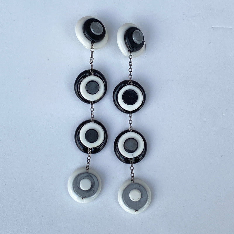 IF141 - Legoe Earring in Black/White