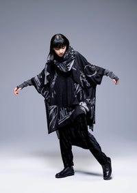 253 305 Black Jumper