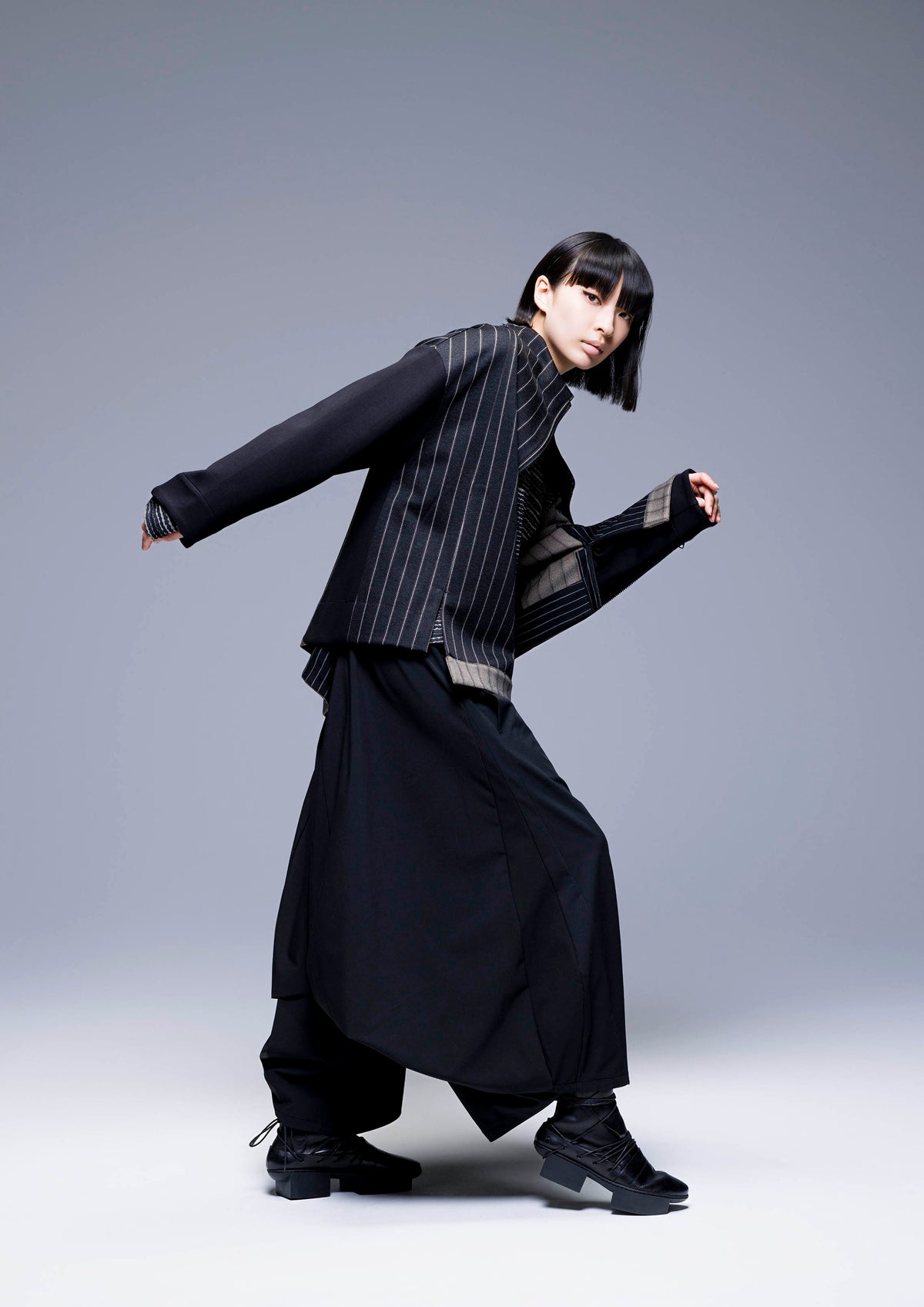 253 655 Black Jacket