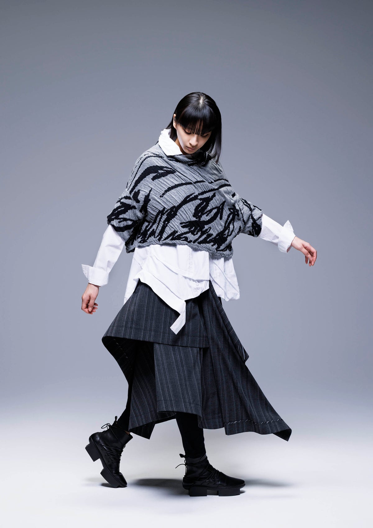 253 313 Black Combo Top