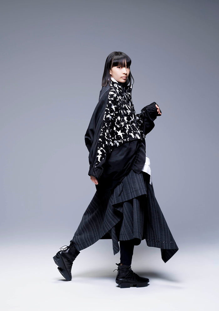 253 600 Black | White Jacket