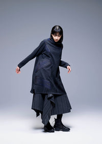 253 657 Black Long Vest