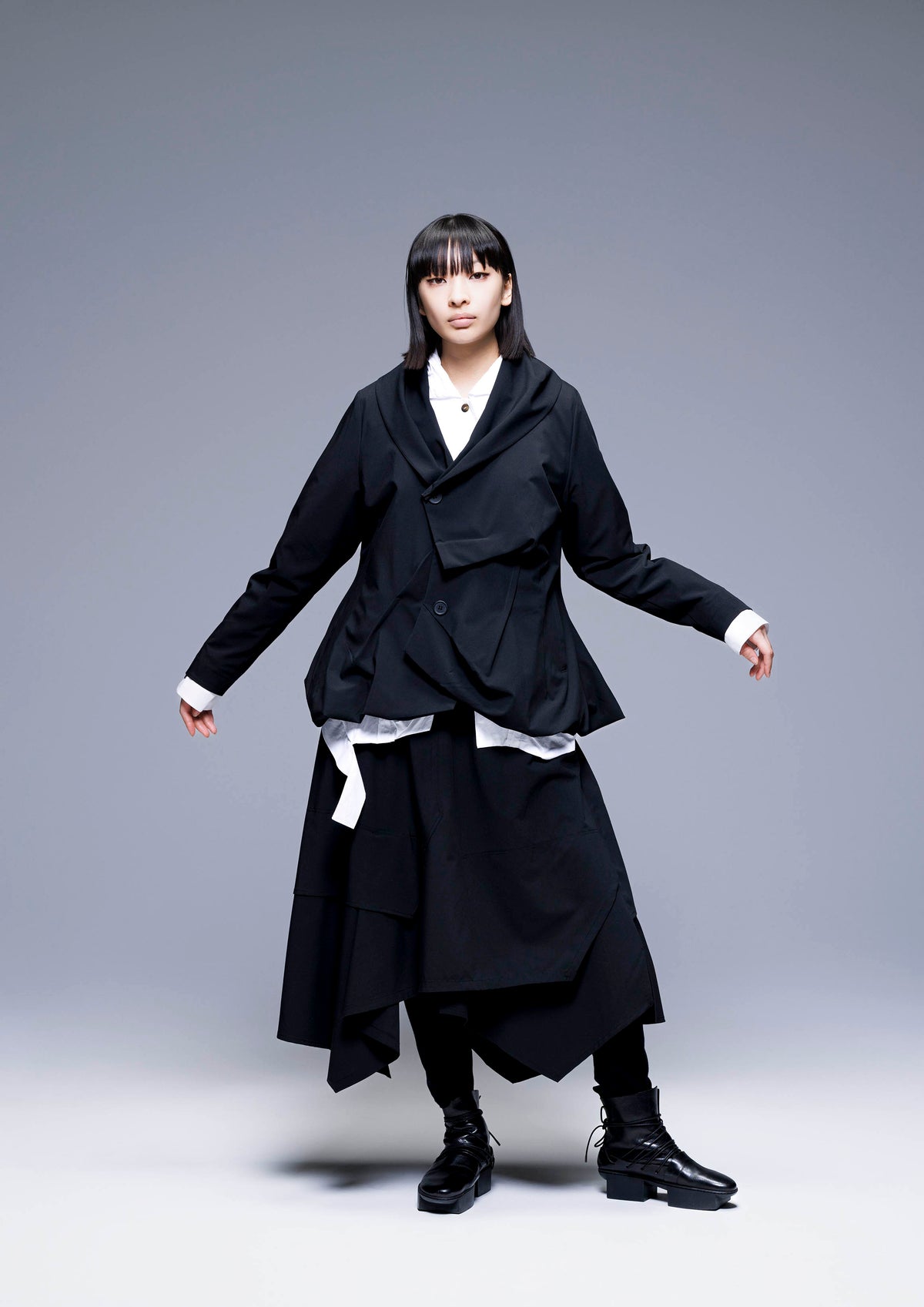 253 651 Black Jacket