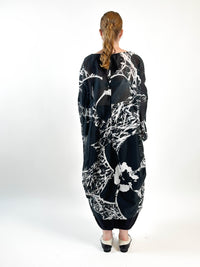 360 0906 Tea Smock in Mono Garden