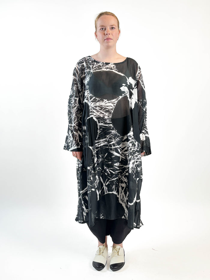 360 0906 Tea Smock in Mono Garden