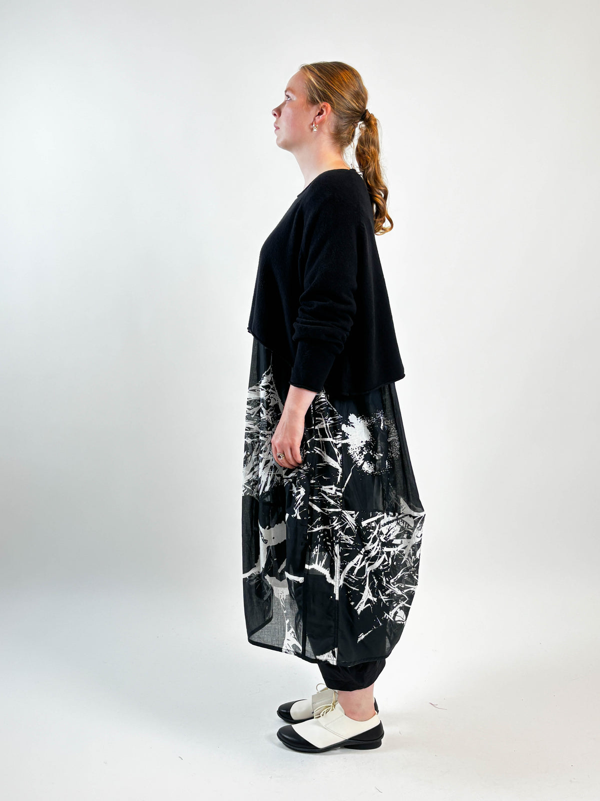 327 0702 Black Pull Over