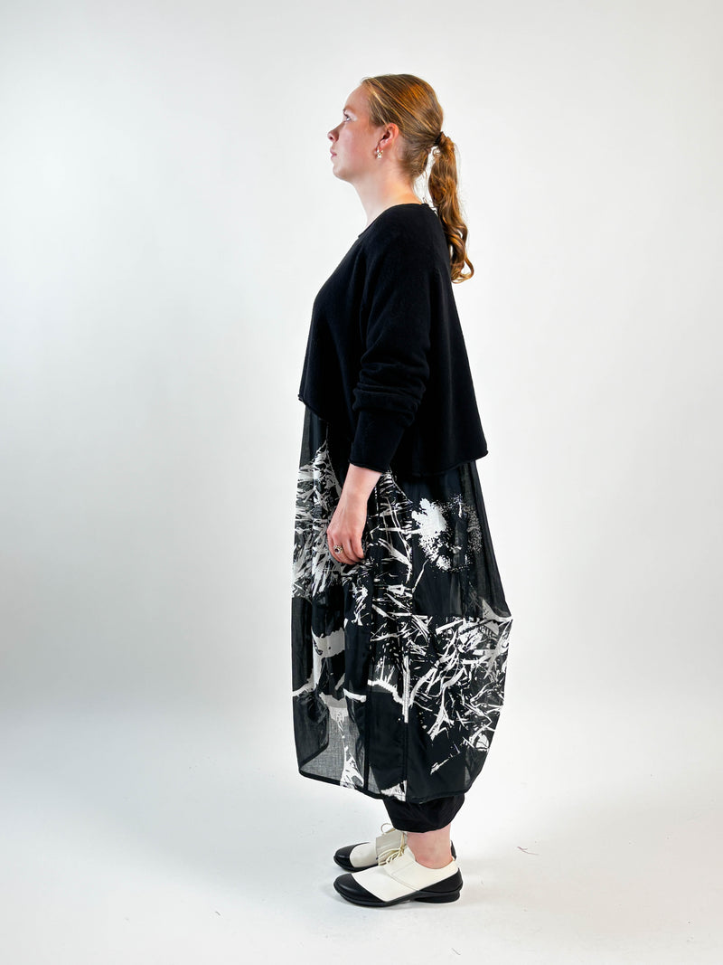 327 0702 Black Pull Over