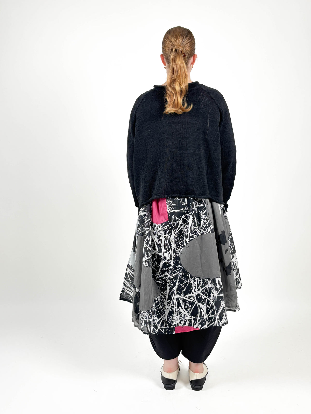 372 0704 Flocking Flowerfull Top in Black