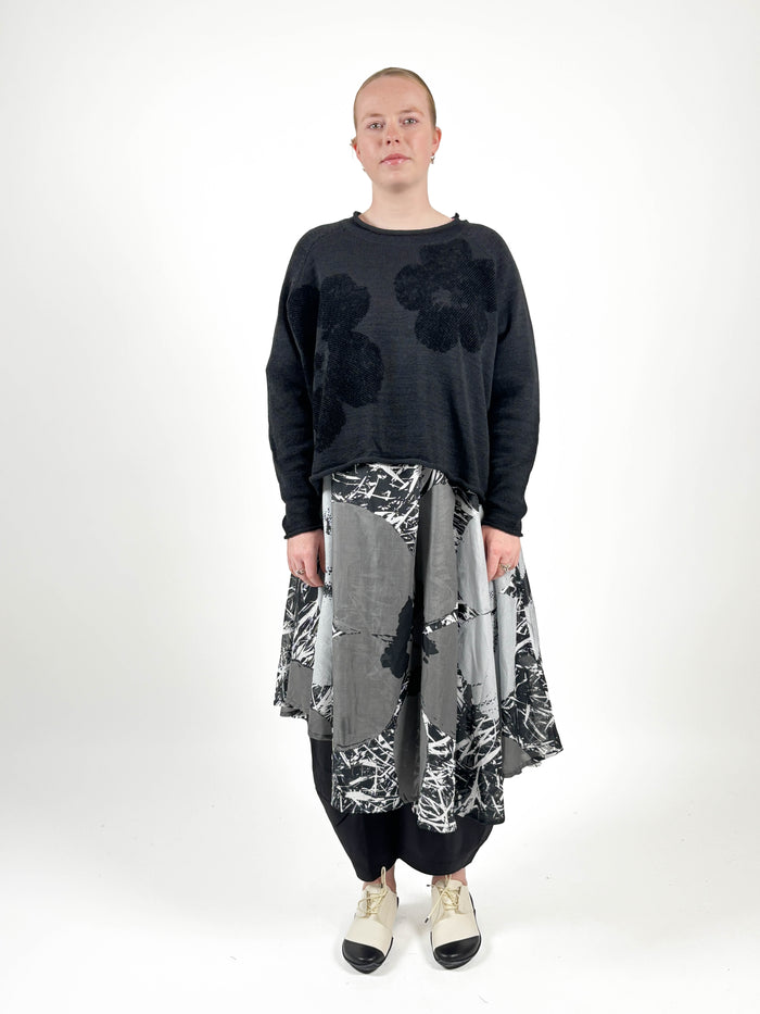 372 0704 Flocking Flowerfull Top in Black